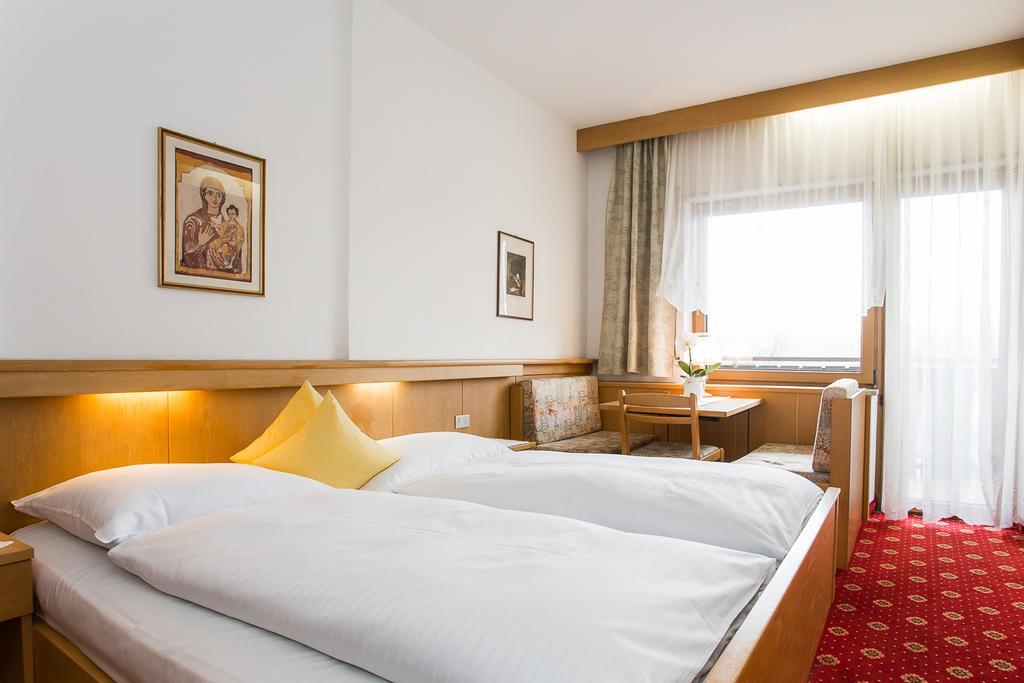 Hotel Alexandres Appiano Sulla Strada Del Vino Zewnętrze zdjęcie