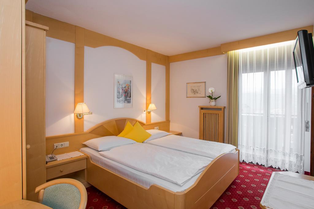 Hotel Alexandres Appiano Sulla Strada Del Vino Zewnętrze zdjęcie